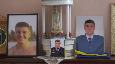 Після смерті сина стала волонтеркою. Мати пілота з Івано-Франківщини Степана Тарабалки Після смерті сина стала волонтеркою. Мати пілота з Івано-Франківщини Степана Тарабалки
