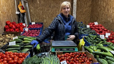 "Ціни нестабільні". Скільки коштує перша городина у Сумах та коли чекати здешевлення