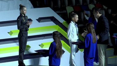 "Нейтральна" Софія Ільтерякова відмовилася тиснути руку президенту European Gymnastics