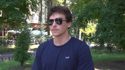 У міському саду Одеси влаштували сеанс одночасної гри в шахи У міському саду Одеси влаштували сеанс одночасної гри в шахи