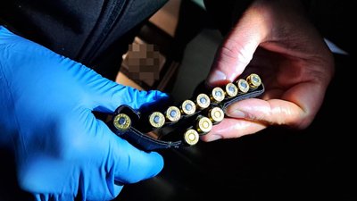 На Житомирщині затримали двох чоловіків зі зброєю та тушею косулі На Житомирщині затримали двох чоловіків зі зброєю та тушею косулі
