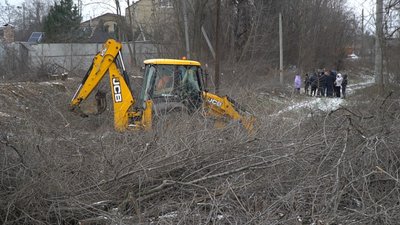 Жителі Підгородного проти будівництва ймовірної АЗС: що кажуть юрист та представниця компанії забудовників Жителі Підгородного проти будівництва ймовірної АЗС: що кажуть юрист та представниця компанії забудовників