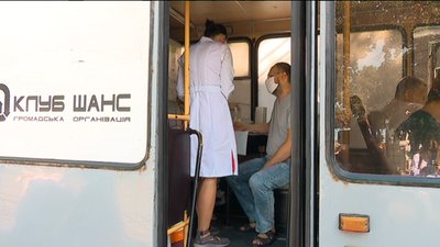 У трьох людей виявили гепатит під час акції-тестування на площі в центрі Сум