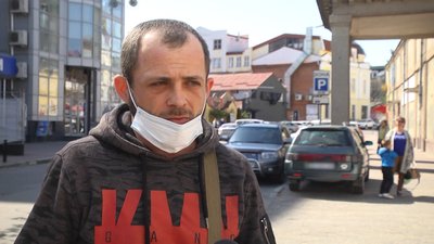 Щоб подати усі документи, стояли в черзі щодня протягом півтора тижня Щоб подати усі документи, стояли в черзі щодня протягом півтора тижня