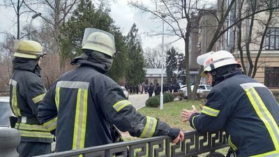 Розпочалася сесія Запорізької міськради. Будівлю оголосили замінованою
