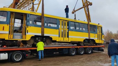 До Харкова приїхали чотири трамваї з Чехії: фото До Харкова приїхали чотири трамваї з Чехії: фото