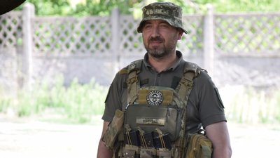 "Противник переважав нас вшестеро — солдати не склали зброю". Яким був рік війни для командира з Буковини Романа Мамавка "Противник переважав нас вшестеро — солдати не склали зброю". Яким був рік війни для командира з Буковини Романа Мамавка