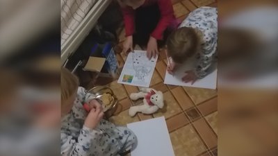 У Житомирі соцслужби вилучили з родини 5 малолітніх дітей: волонтери несуть їм у лікарню їжу та речі У Житомирі соцслужби вилучили з родини 5 малолітніх дітей: волонтери несуть їм у лікарню їжу та речі