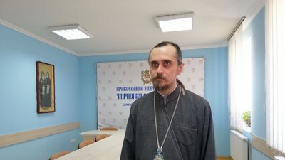 На Тернопільщині жителі села хотіли молитися за мир українською мовою На Тернопільщині жителі села хотіли молитися за мир українською мовою