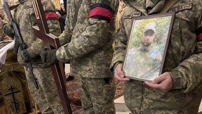 Прощання з Миколою Брюхом у Полтаві влаштували 13 грудня 2023 Прощання з Миколою Брюхом у Полтаві влаштували 13 грудня 2023