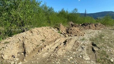 Сільську раду на Прикарпатті запідозрили у вивезенні гравію Сільську раду на Прикарпатті запідозрили у вивезенні гравію