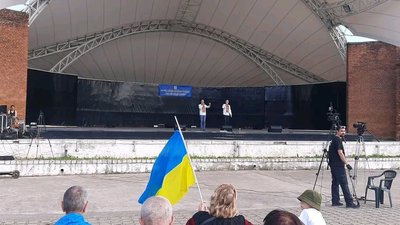 "За благодійні концерти ми привезли 5-6 тонн гуманітарної допомоги", – народні артисти України Назарій і Дмитро Яремчуки "За благодійні концерти ми привезли 5-6 тонн гуманітарної допомоги", – народні артисти України Назарій і Дмитро Яремчуки