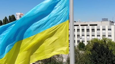 "Наші люди - наша гордість". У Херсоні міськрада пропонує взяти участь у акції до Дня Конституції