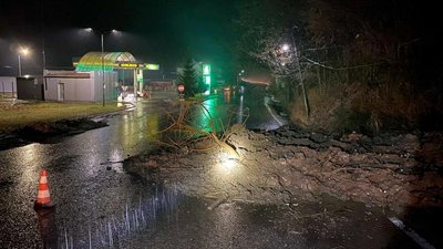 21 дворогосподарство підтопило внаслідок дощів на Закарпатті 21 дворогосподарство підтопило внаслідок дощів на Закарпатті