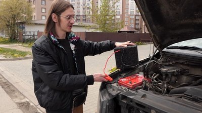 В Івано-Франківську для військових виготовляють повербанки підвищеної потужності В Івано-Франківську для військових виготовляють повербанки підвищеної потужності