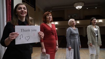 У Чернігові хор ім. Бортнянського заспівав щедрівку на підтримку медиків