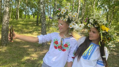 Плели вінки, співали пісні та ворожили на долю: у Вінниці провели майстер-клас для дітей, присвячений святу Івана Купала