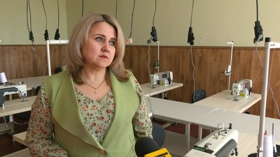 У Ніжині, що на Чернігівщині, відкрили швейну фабрику, де працюють 12 швачок, серед яких внутрішньо переміщені особи У Ніжині, що на Чернігівщині, відкрили швейну фабрику, де працюють 12 швачок, серед яких внутрішньо переміщені особи