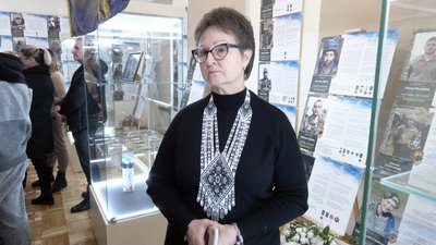 У Луцьку відкрили пересувну виставку "Полк "Азов" — Янголи Маріуполя" У Луцьку відкрили пересувну виставку "Полк "Азов" — Янголи Маріуполя"