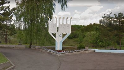 Поліція передумала будуватись біля місця розстрілу євреїв у Рівному. Реакція мера і юдейської общини