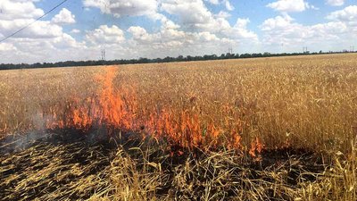 За минулу добу внаслідок обстрілів на Миколаївщині сталося три пожежі За минулу добу внаслідок обстрілів на Миколаївщині сталося три пожежі