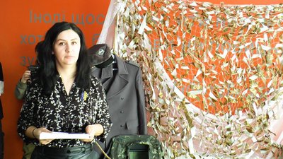 У ліцеї в Житомирі відкрили куточок пам'яті колишніх учнів, які загинули у війні за Україну У ліцеї в Житомирі відкрили куточок пам'яті колишніх учнів, які загинули у війні за Україну