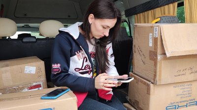 Переселенці з Маріуполя волонтерять у Тернополі Переселенці з Маріуполя волонтерять у Тернополі