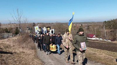 На Тернопільщині попрощалися із загиблим художником та бійцем Олегом Дробоцьким