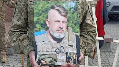 Едуард Хатмуллін, військовий, волонтер, похорон, Тернопільщина, травень 2024 Едуард Хатмуллін, військовий, волонтер, похорон, Тернопільщина, травень 2024