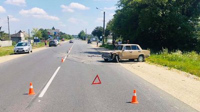 ДТП на Прикарпатті: зіткнулися три авто, одна людина у лікарні