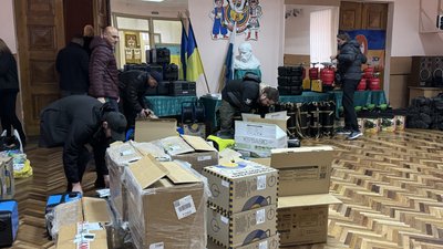 Освітяни Полтавської громади передали допомогу нацгвардійцям на 800 тисяч Освітяни Полтавської громади передали допомогу нацгвардійцям на 800 тисяч