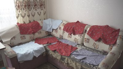 Вінничанка шиє спідню білизну для оборонців Вінничанка шиє спідню білизну для оборонців