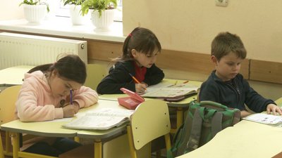 Коломийську гімназію № 10 хочуть закрити. Батьки і педагоги проти Коломийську гімназію № 10 хочуть закрити. Батьки і педагоги проти