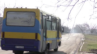 7 автобусів на маршруті: як жителі Зеленівки добираються до Херсона 7 автобусів на маршруті: як жителі Зеленівки добираються до Херсона