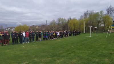 Під час футбольного турніру на Тернопільщині зібрали майже 30 тисяч гривень для ЗСУ Під час футбольного турніру на Тернопільщині зібрали майже 30 тисяч гривень для ЗСУ