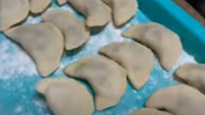 Разом ліплять вареники та готують гарячі страви: як живуть студенти в тимчасово окупованому Херсоні