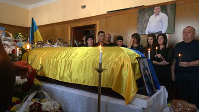 На Прикарпатті попрощалися з ексголовою Тлумацької громади Романом Круховським, який загинув на війні На Прикарпатті попрощалися з ексголовою Тлумацької громади Романом Круховським, який загинув на війні