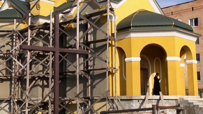У Волочиську священник будує храм Небесної Сотні. У Волочиську священник будує храм Небесної Сотні.