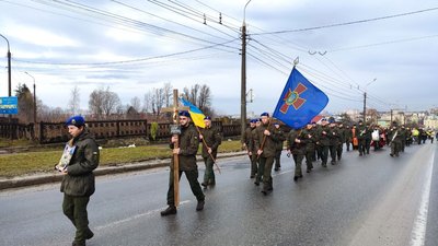 На Тернопільщині попрощалися з військовослужбовцями Маратом Сабірoвим та Ярославом Опарою На Тернопільщині попрощалися з військовослужбовцями Маратом Сабірoвим та Ярославом Опарою