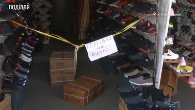 Останнім часом на базарі покупців стало набагато менше, скаржаться продавці. Фото: Суспільне. Поділля.