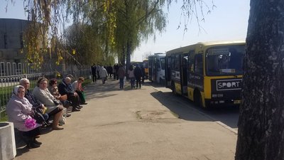 Рух перекриють у суботу й неділю: як курсуватиме транспорт до кладовища у Рівному в поминальні дні Рух перекриють у суботу й неділю: як курсуватиме транспорт до кладовища у Рівному в поминальні дні