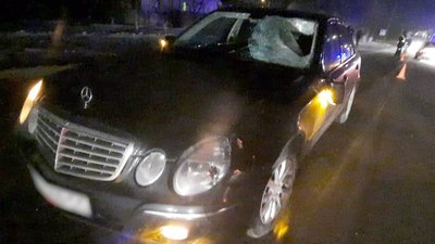 Автопригода сталася у місті Старокостянтинів 31 січня близько 21 години. Фото: Суспільне Поділля
