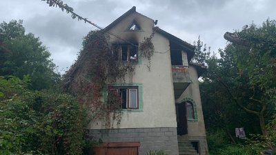 На Мукачівщині під час пожежі у будинку загинула 60-річна жінка