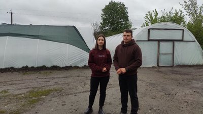 Микола та Валентина Кобильники, вирощування квітів Микола та Валентина Кобильники, вирощування квітів
