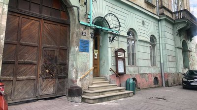 Фасаду театру Заньковецької до реставрації
