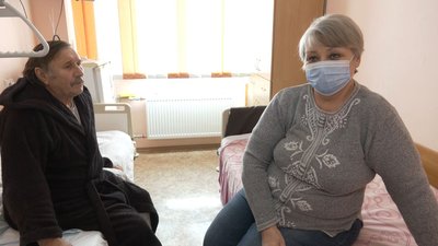 Спочатку тікали від війни, тепер — борються за життя: як у Черкасах переселенці лікуються від раку