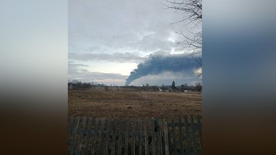 Під Житомиром зранку було чутно звуки вибухів – дітей просять не вести до шкіл та садочків Під Житомиром зранку було чутно звуки вибухів – дітей просять не вести до шкіл та садочків