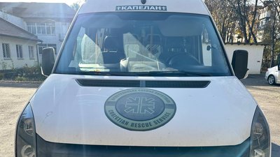 Лікують зуби та душі: стоматологи та капелани допомагають військовим на фронті Лікують зуби та душі: стоматологи та капелани допомагають військовим на фронті