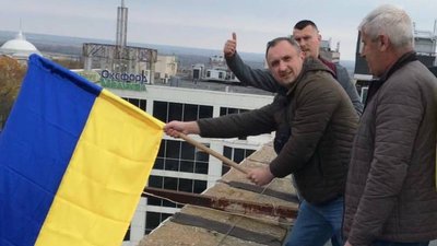 Херсонець Максим Негров був у полоні військових РФ, а коли його відпустили - продовжив чинити опір окупантам Херсонець Максим Негров був у полоні військових РФ, а коли його відпустили - продовжив чинити опір окупантам
