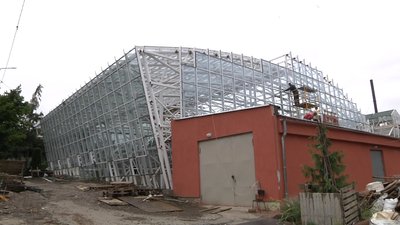 У Запорізькому дитячому ботанічному саду склять нову теплицю